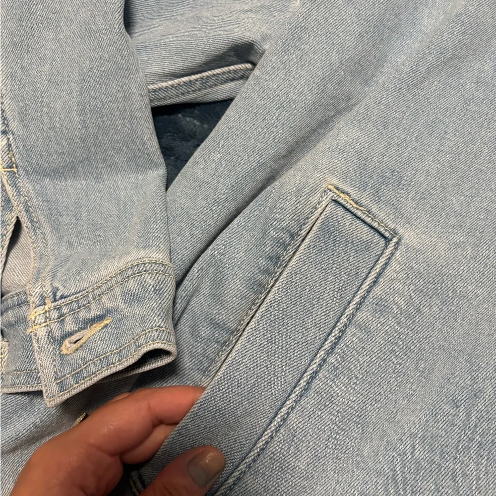 Hollister Denim Jacket with Faux Fur Collar - Picture 6 of 7